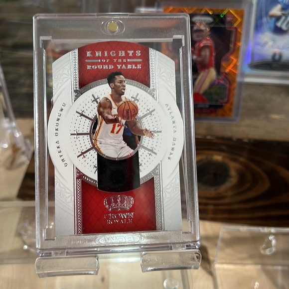 Encased Onyeka okongwu round table crown royale patch rookie Atlanta hawks - Picture 3 of 4